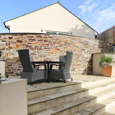 Close To Beach, Dogs Welcome, Private Garden Apartment Saint Merryn